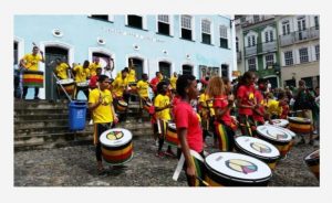 Olodum em apresentação no Pelourinho. Fonte: Arquivo Agência Brasil.